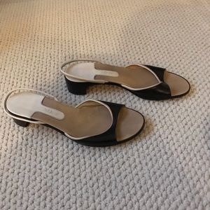 Bally beautiful classic sandals US 9 buttersoft leather auth